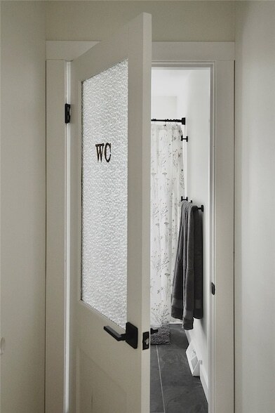 Building Photo - 422 Avery St