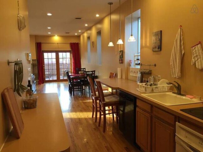 Building Photo - 4523 Harrison Pl