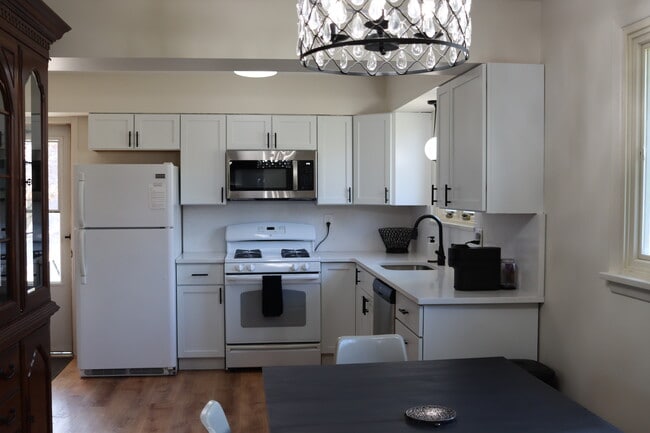Kitchen - 345 Myoma Rd