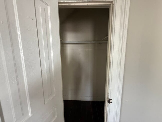 Building Photo - 4 Bedroom, 1.5 Bath Home – Swan Neighborho...