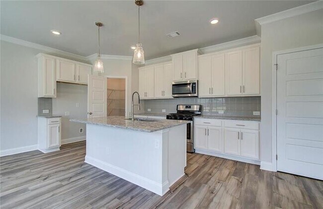 Building Photo - 324 Sterling Creek Wy