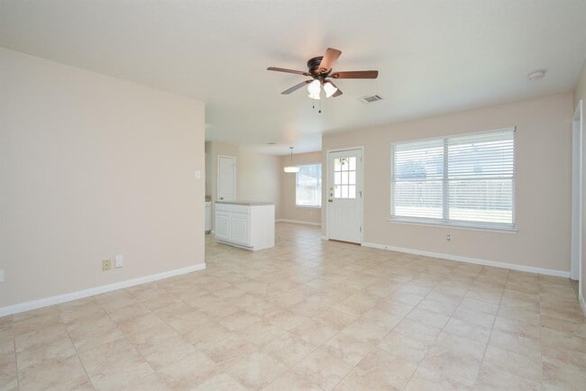 Building Photo - 29031 Rio Grande River Dr