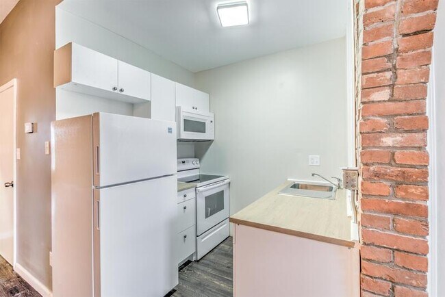 Building Photo - 2013 S 11th St