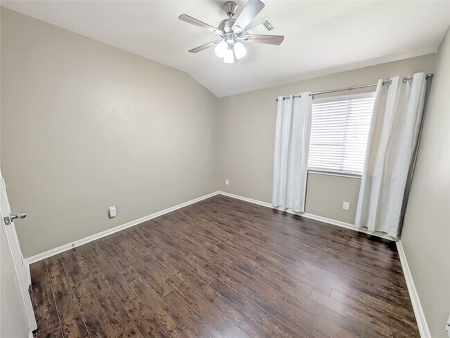 Building Photo - 26403 Abbey Springs Ln
