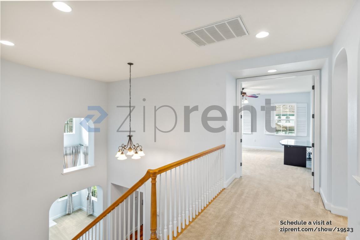 Building Photo - 1265 Royal Creek Ct