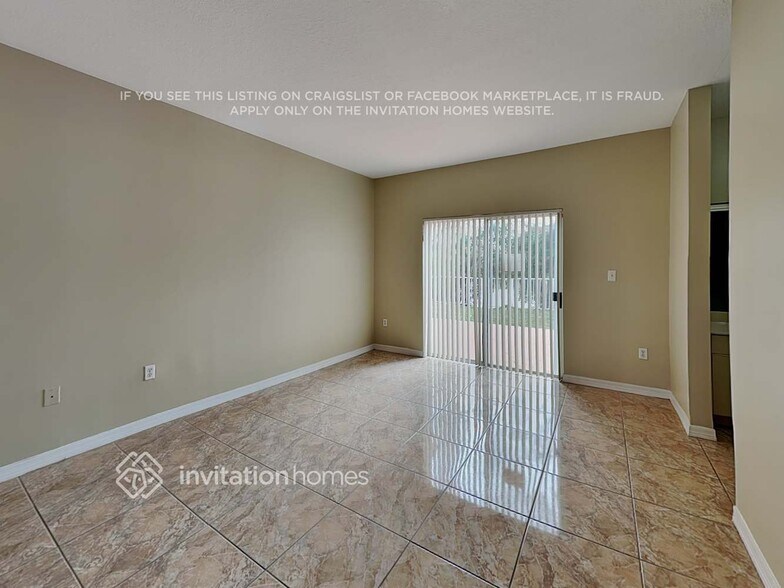 Building Photo - 5851 SW 163rd Pl