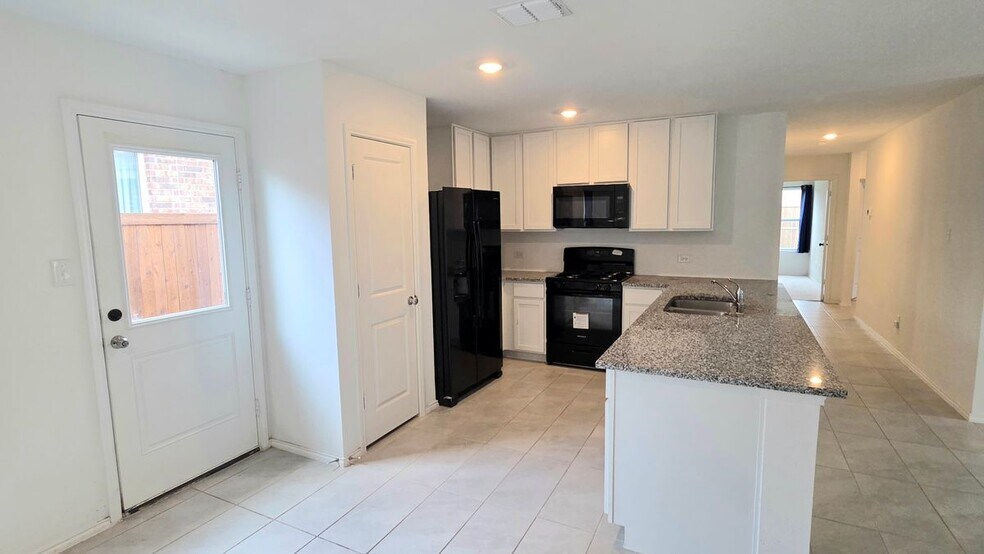 Building Photo - 1580 Forge Pond Ln