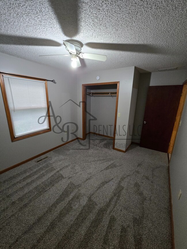 Building Photo - 215 W Forest St