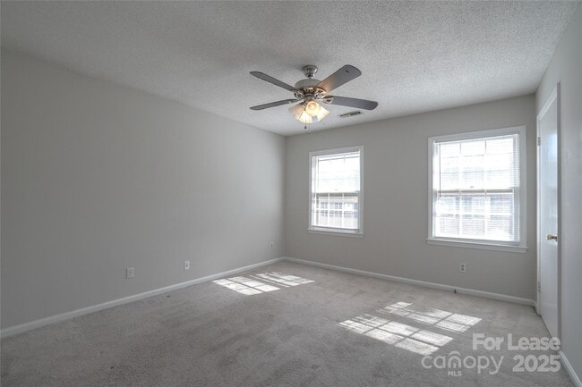 Building Photo - 4624 Old Lantern Way