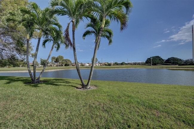 Building Photo - 6014 Golf Villas Dr