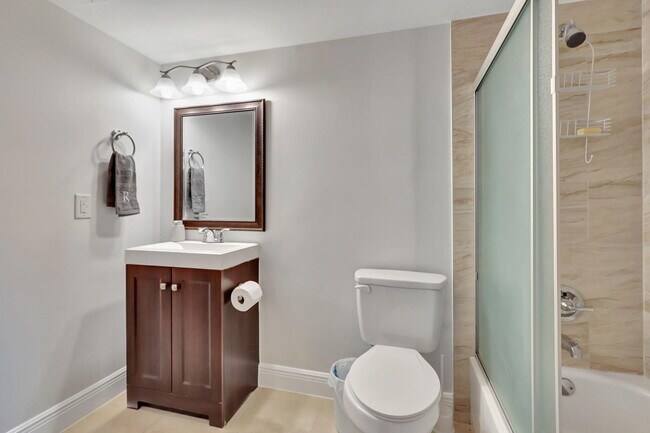 Building Photo - 12641 Westhampton Cir