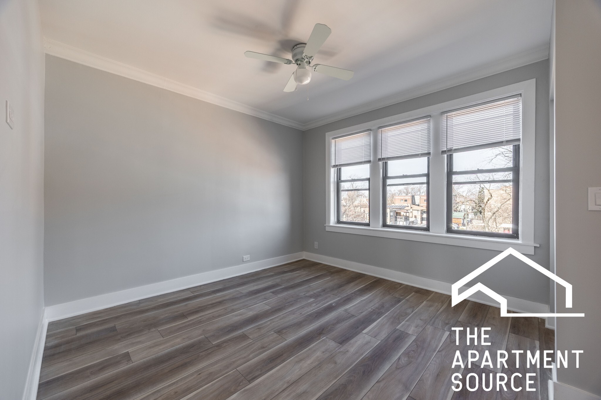 Building Photo - 6148 N Francisco Ave