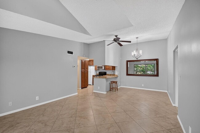Building Photo - 812 Sky Pine Way