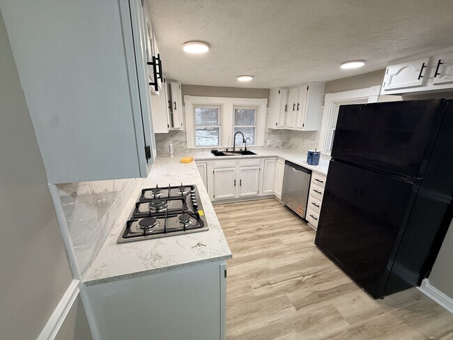 Building Photo - 4931 Orion Ave