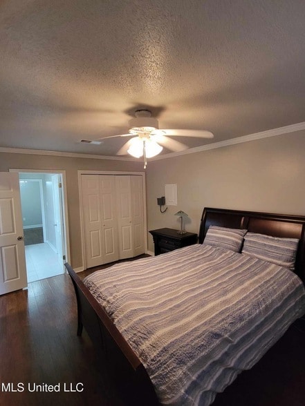 Building Photo - 2589 Santa Rosa Cove