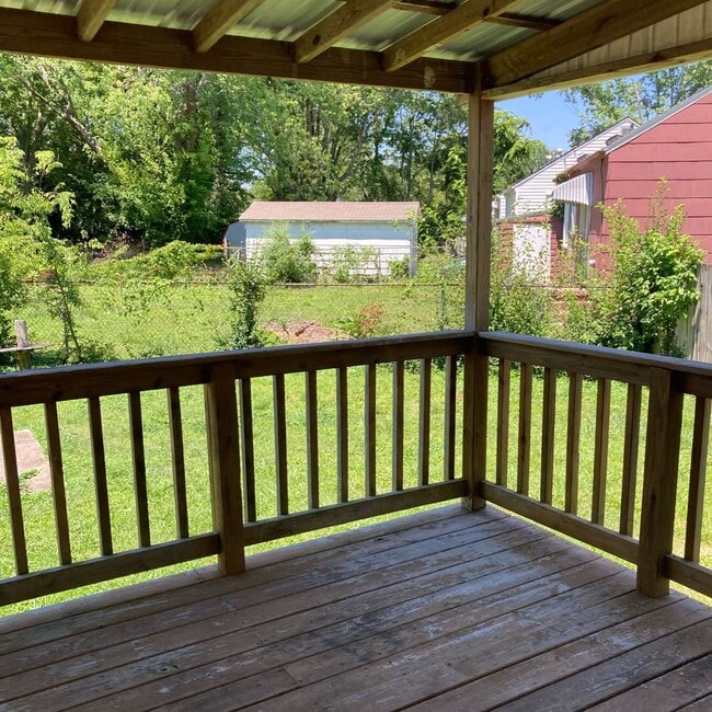 Building Photo - 2801 Faircourt St