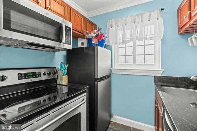 Building Photo - 820 N Washington St