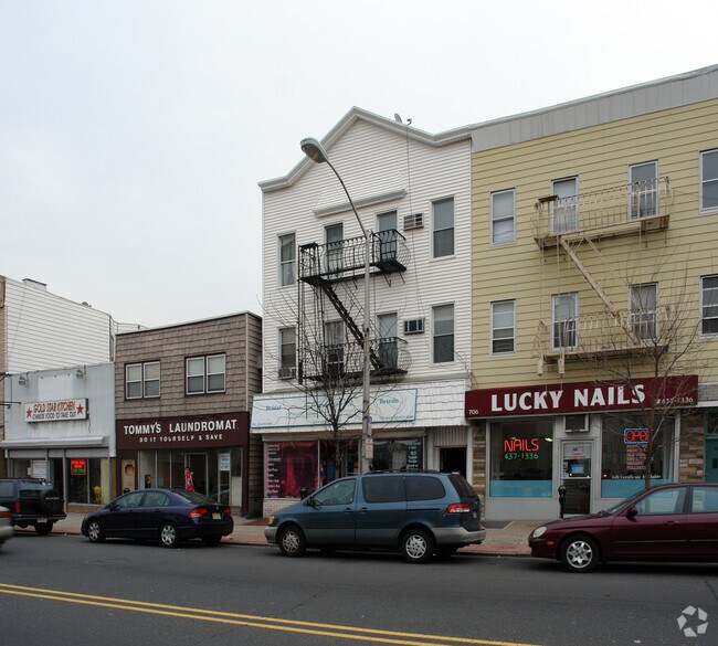 Exterior - 708 Broadway