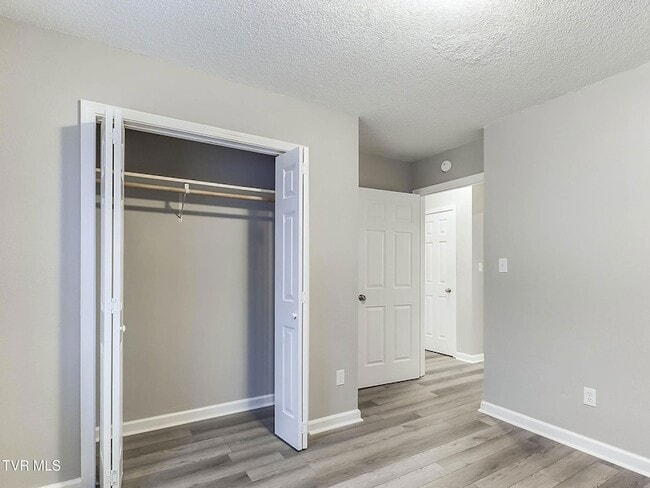 Building Photo - 754 Old Stage Rd