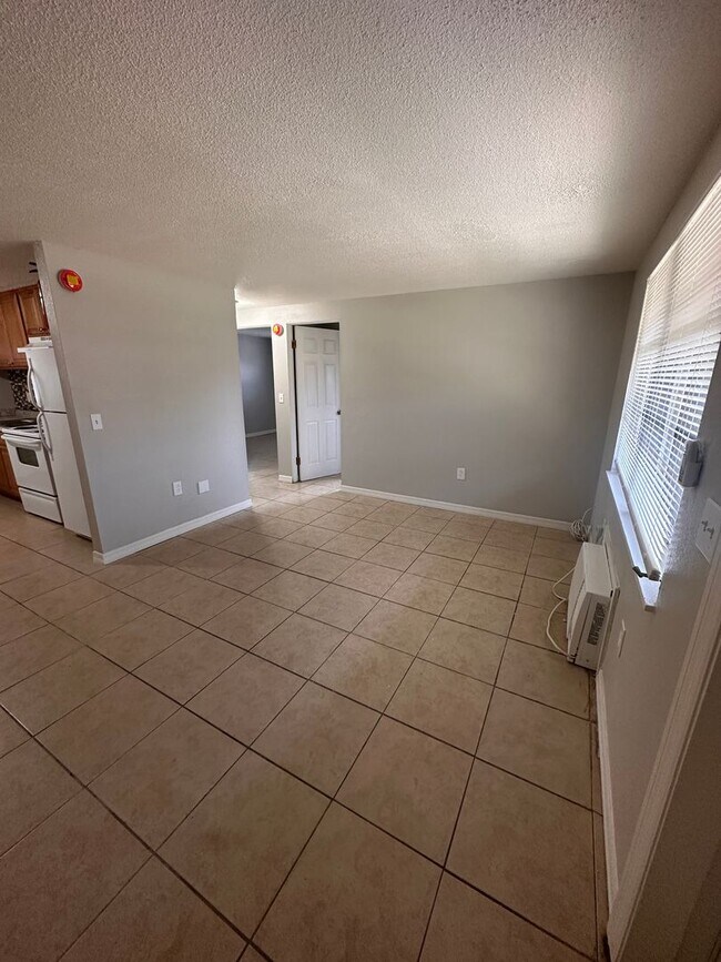 Building Photo - $500 off move in special 2 bedroom 1 bath ...