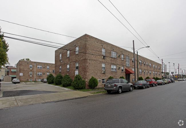 Building Photo - Oregon Court Apartments