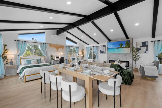 Building Photo - 5048 Bluff Pl