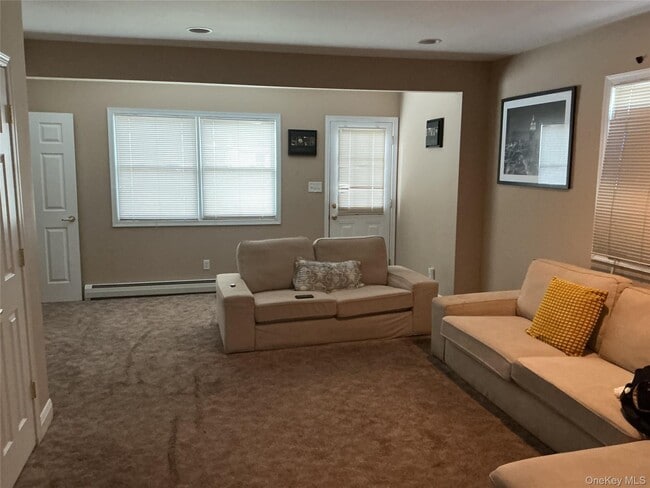 Building Photo - 12 E John St