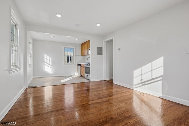 Building Photo - 234 Willow Ave