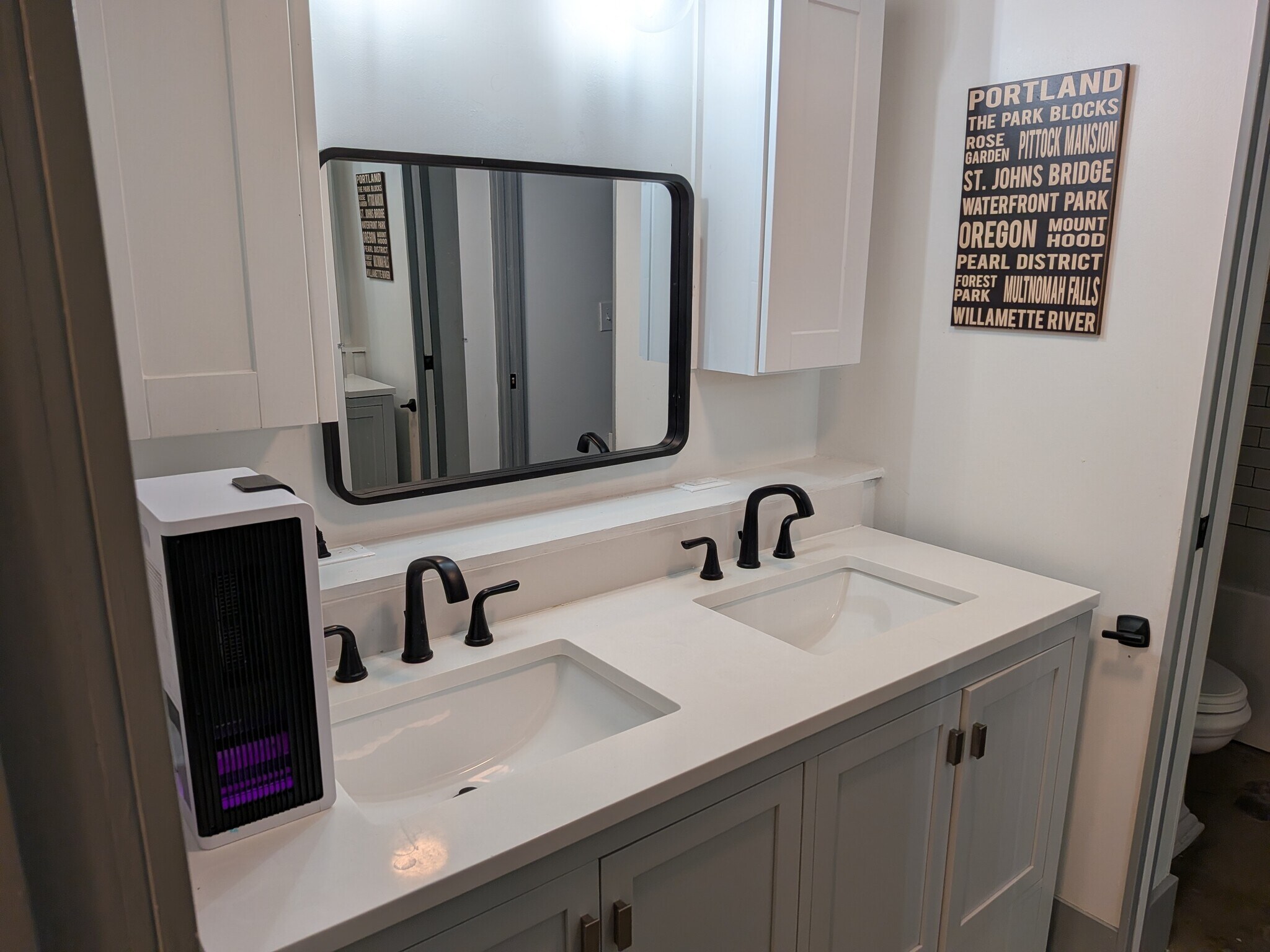 Building Photo - 2405 NE 49th Ave