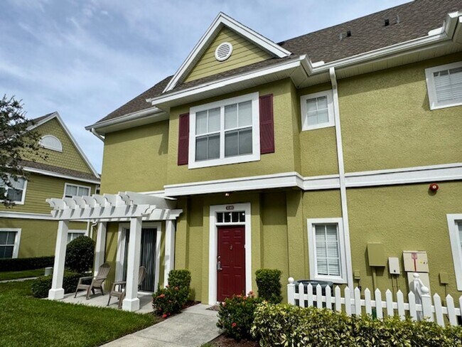Primary Photo - Fully Furnished 4 Bedroom 3 Bath Townhome ...