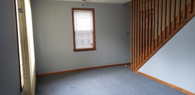 Building Photo - 5413 N Mobile Ave