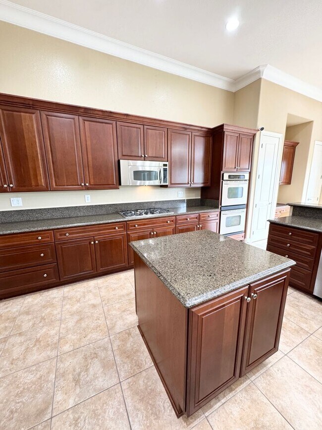 Building Photo - Sun City Lincoln Hills Active Adult Community Three Bedroom Three Car Garage SEE VIDEO