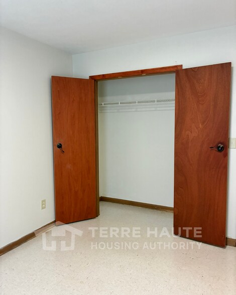 Building Photo - 275 N 18th St