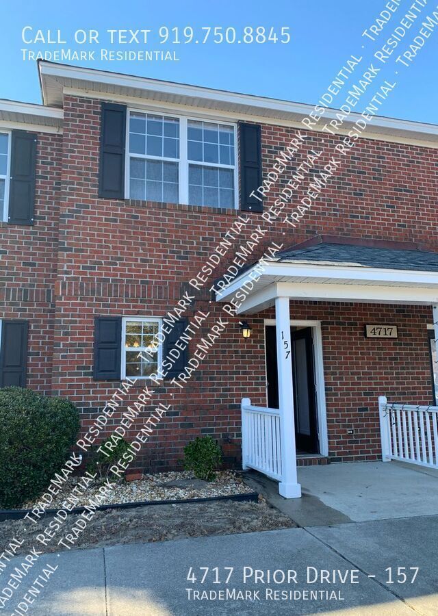 Primary Photo - 2 Bedroom 1.5 Bath Townhome in Pleasant Gr...