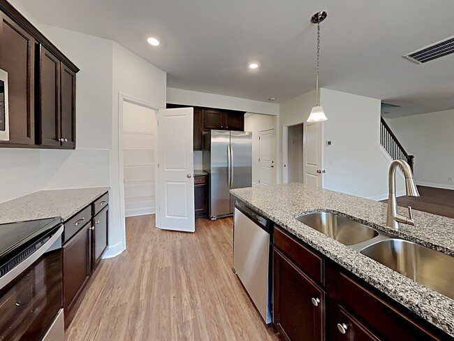 Building Photo - 1025 Bluewater Point Drive