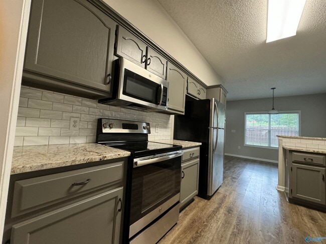 Building Photo - 100 Huxton Ct SW