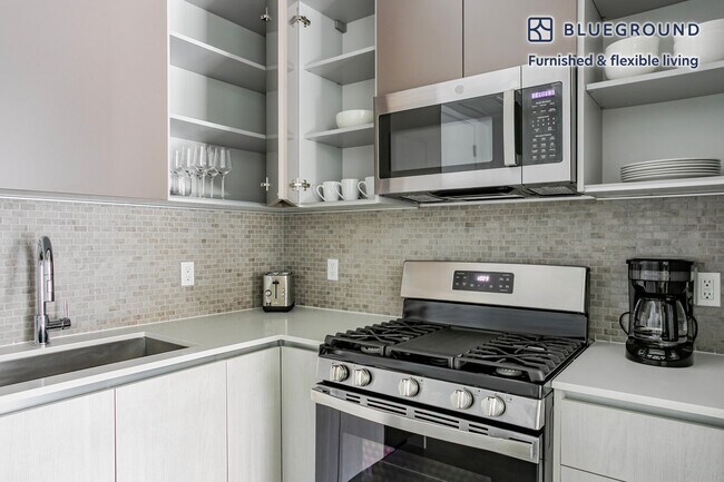 Building Photo - 3838 Dunn Dr