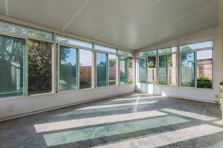 Building Photo - 22842 Marsh Wren Dr