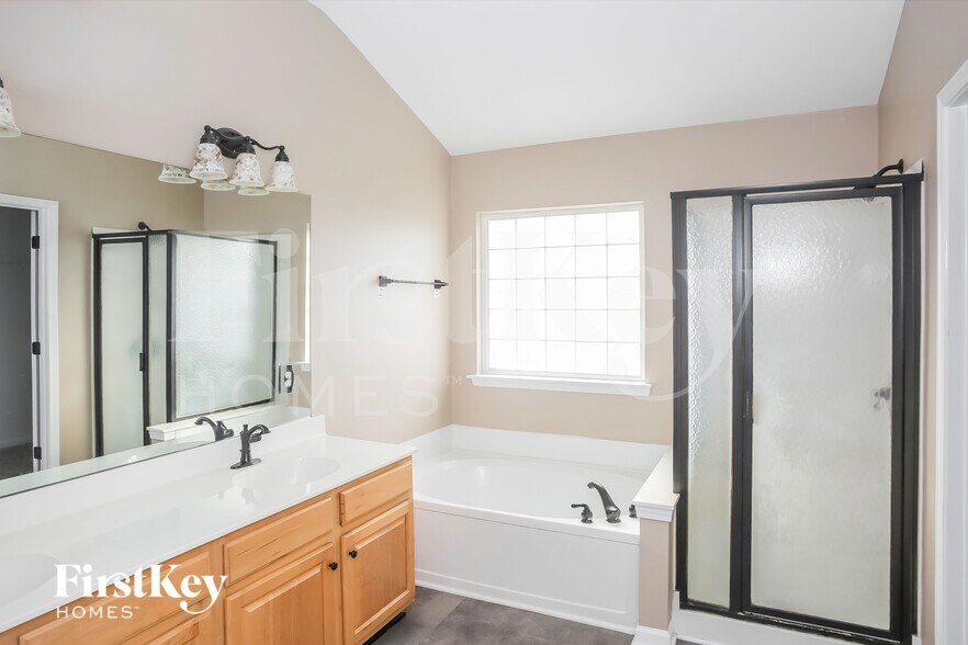 Building Photo - 10203 Fairbourne Ct