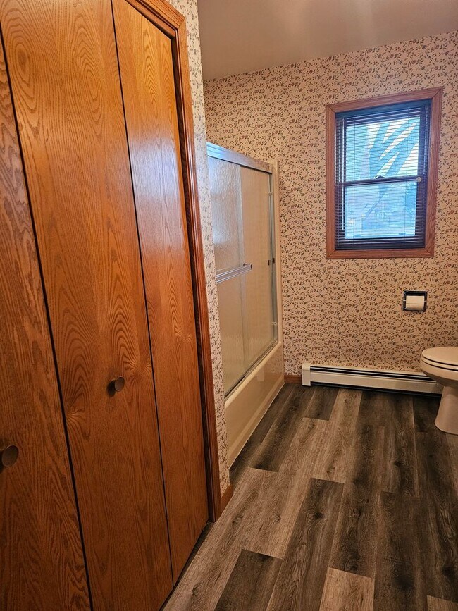 Building Photo - 1 Bed 1 Bath Single Family Home in Wisconsin Rapids