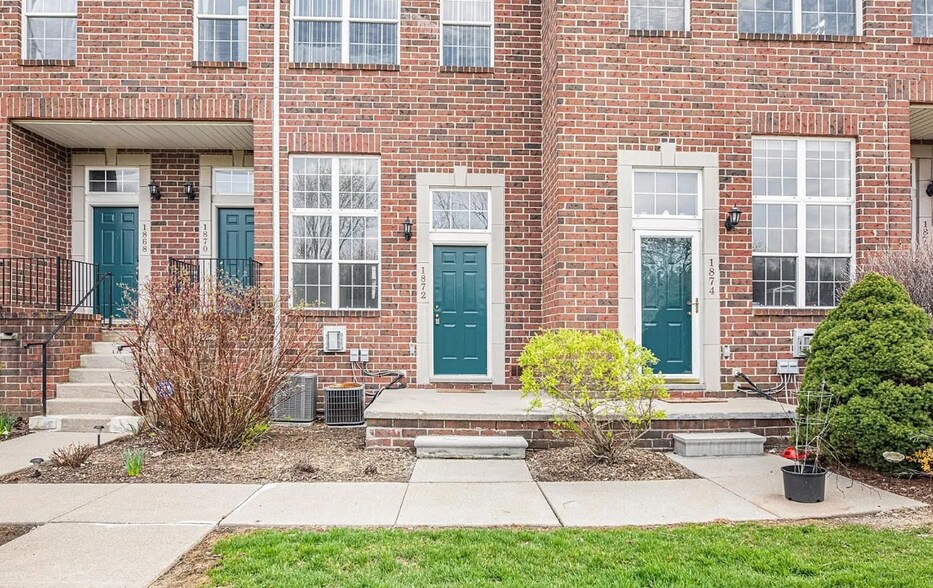 Building Photo - 1872 Lindsay Ln