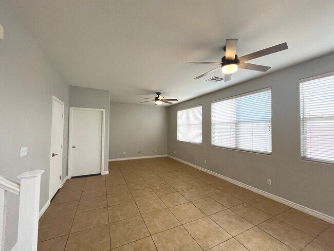 Building Photo - 1847 sq ft, 2 story, 4 Bedroom, 2 1/2 bath, 2 Car Garage home in the Vibrant city of Las Vegas.