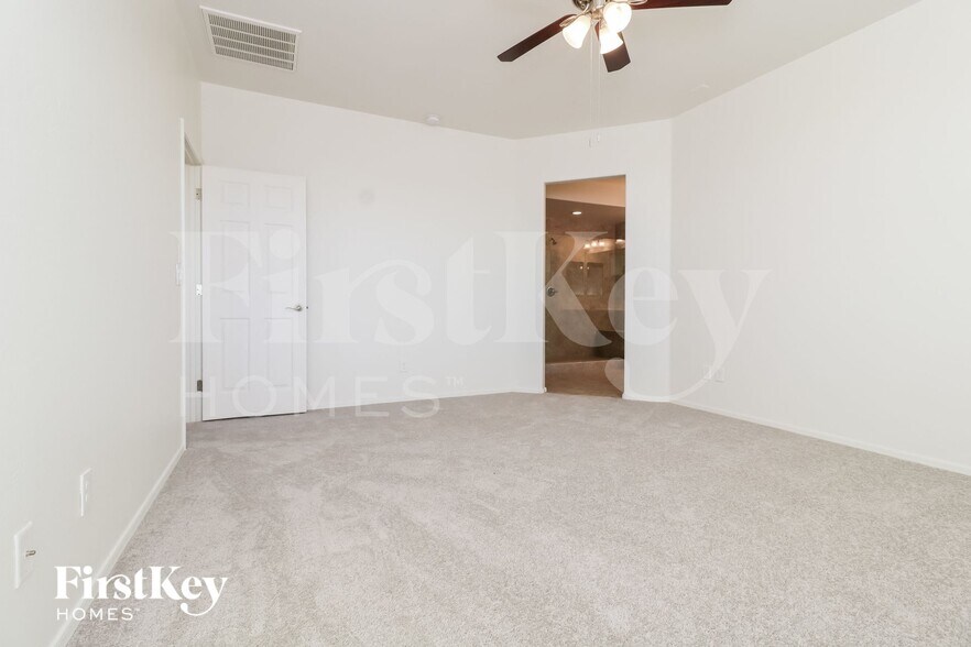 Building Photo - 21280 W Coronado Rd