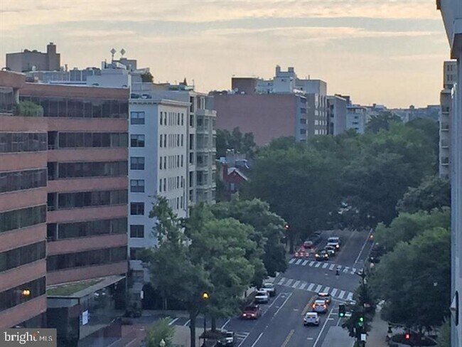 Building Photo - 1117 New Hampshire Ave NW