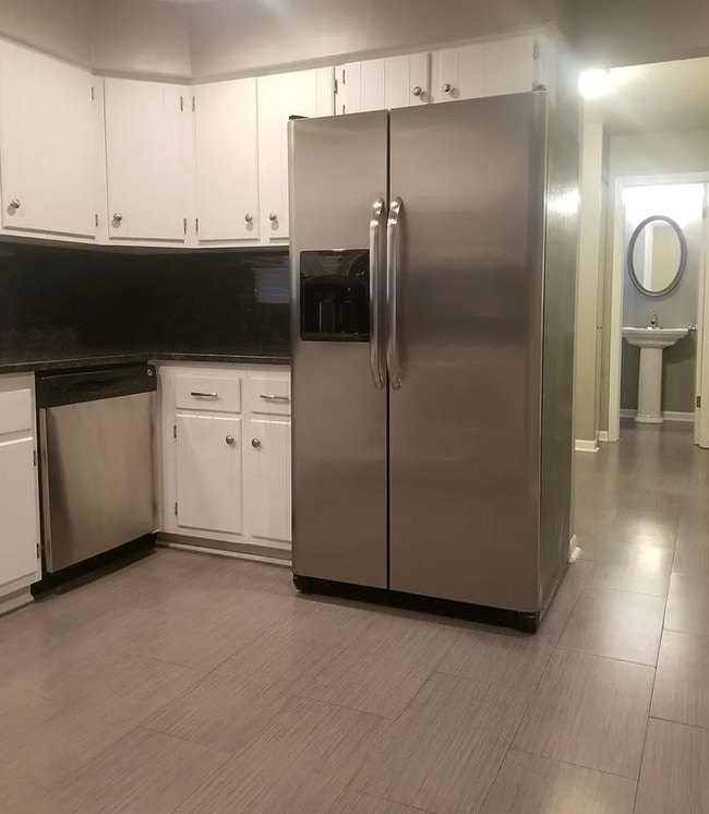 Building Photo - 324 Cumberland Dr