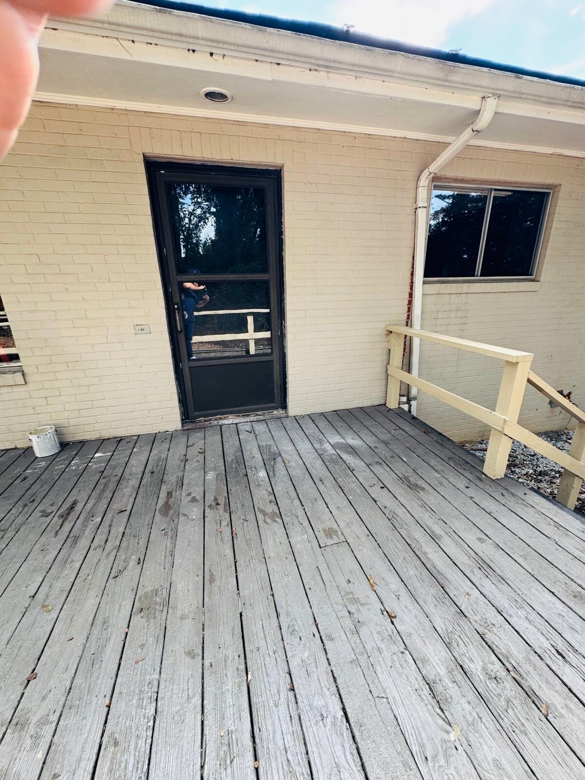 Building Photo - 1112 Riverside Ter