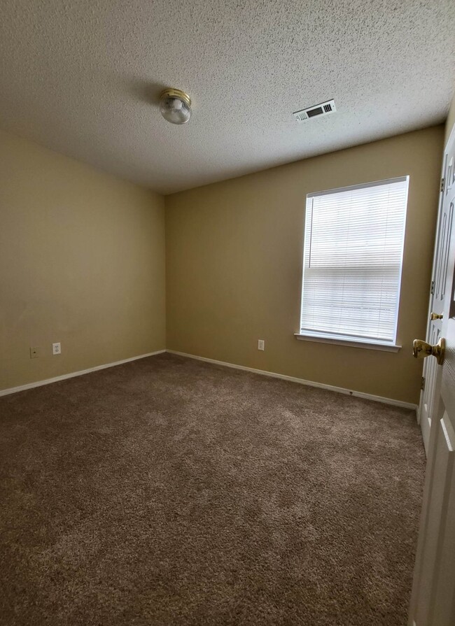 Building Photo - 1111 Tunbridge Dr