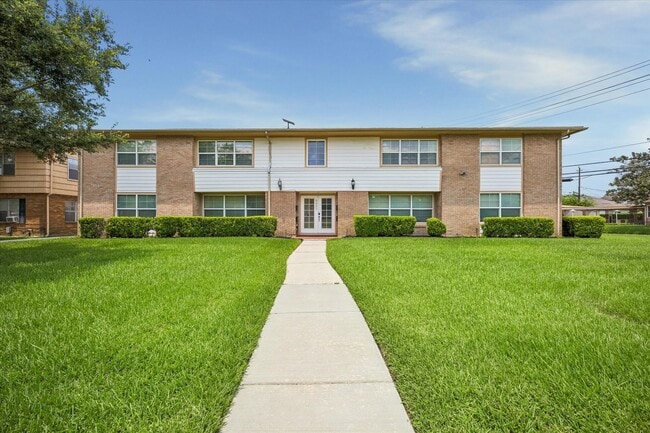 Building Photo - 3237 Rosedale St