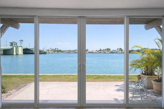 Building Photo - 500 Treasure Island Causeway