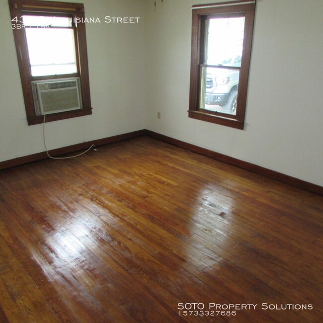 3BD/1BA House HUD accepted 439 S Louisiana St Cape Girardeau MO 63703